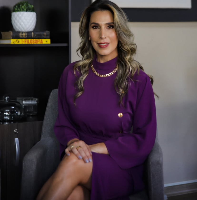 Dra. Isabela Franco do Amaral em seu escritório em Campinas/SP